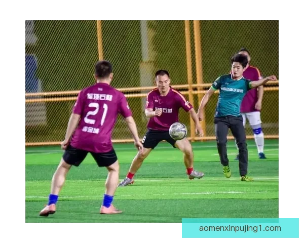 特鲁罗城与格兰森林流浪激战成平局 双方1比1战平的赛况分析